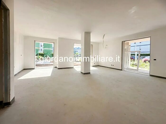 Appartamento quadrilocale in vendita in Via Aquileia, Rho