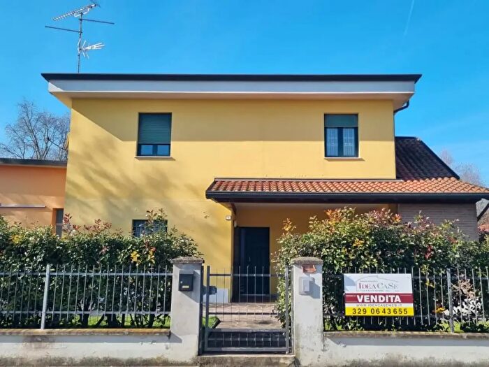 Casa con 5 locali in vendita in Via Monterosa, Finale Emilia