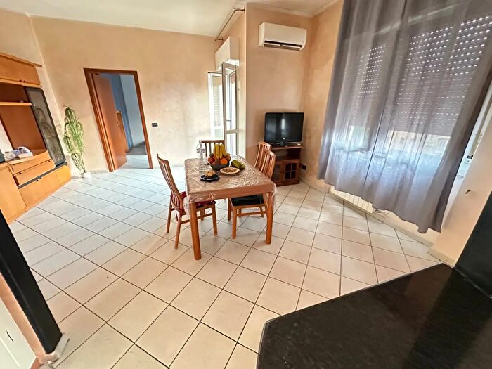 Appartamento trilocale in vendita in Via Mantegna, Pioltello