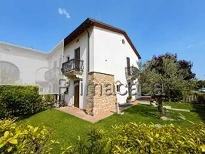 Casa quadrilocale in vendita in Via, Soave