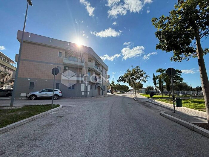 Appartamento con 5 locali in vendita in Via Torre De Angelis, Manfredonia