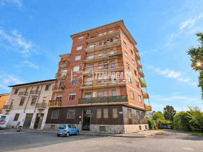 Appartamento con 5 locali in vendita in Grugliasco