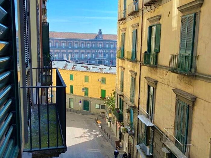 Appartamento quadrilocale in affitto in via GENNARO SERRA, Monte di Dio, Napoli