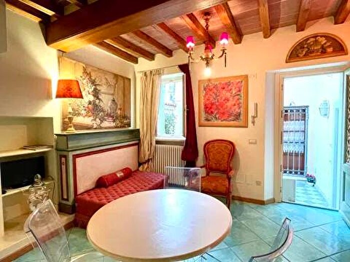 Appartamento trilocale in affitto in Via S Stagi, Centro, Forte dei Marmi