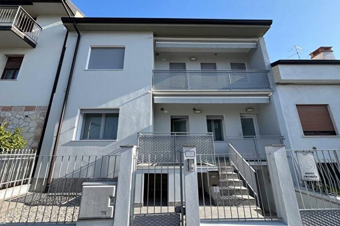 Appartamento quadrilocale in affitto in Via Antonio Salieri, San Michele Extra, Verona
