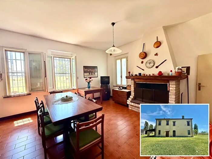 Casa con 6 locali in vendita in Via Argine Destro Reno, Ravenna