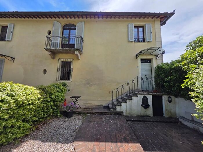Casa con 6 locali in vendita in Siena
