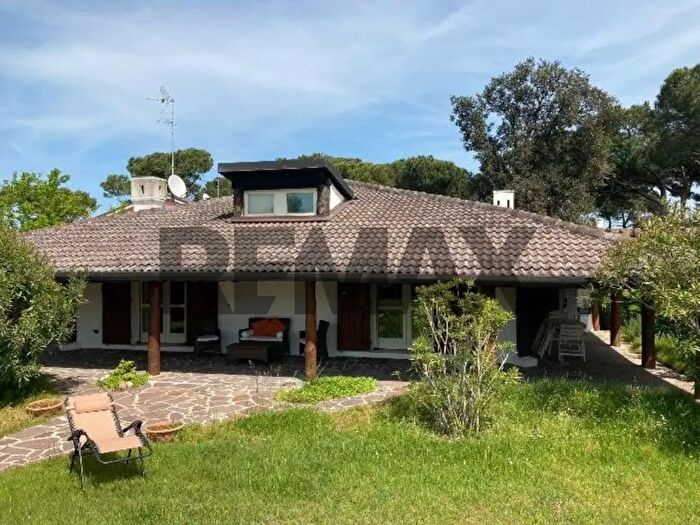 Casa con 5 locali in vendita in Rosolina