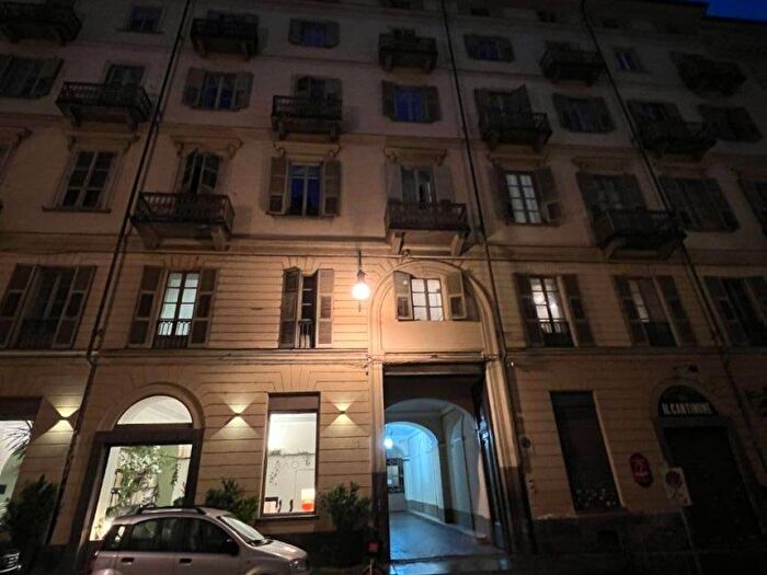 Appartamento bilocale in affitto in Via Maria Vittoria, Via della Rocca, Torino