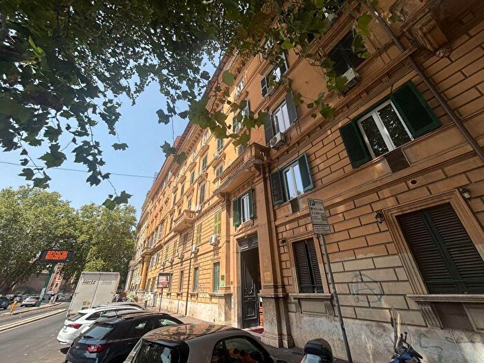 Appartamento quadrilocale in affitto in Corso d'Italia, Pinciano Villa Ada, Roma