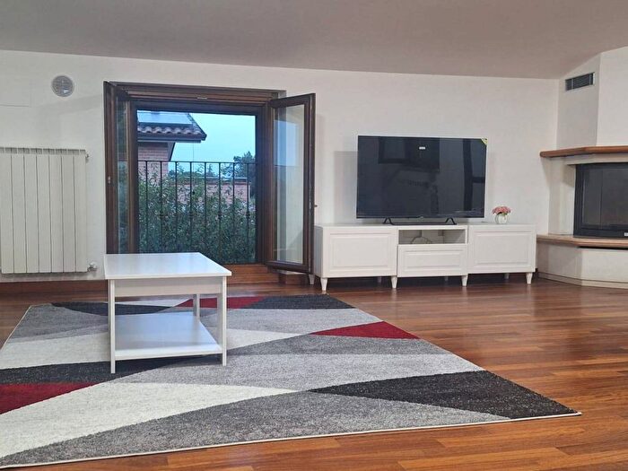 Appartamento trilocale in affitto in Castel del Piano Pila, Perugia