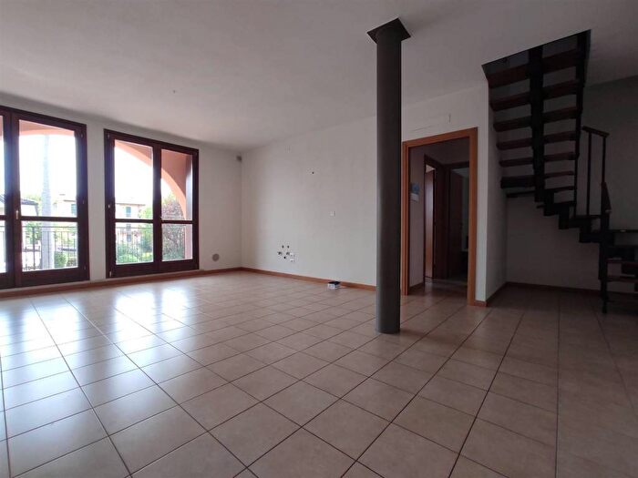 Appartamento trilocale in affitto in Via Silvio Perazzolo, Centro, Monteforte dAlpone