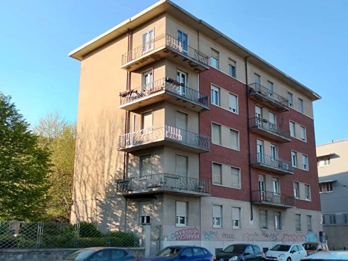 Appartamento quadrilocale in vendita in Via Giordano Bruno, Torino