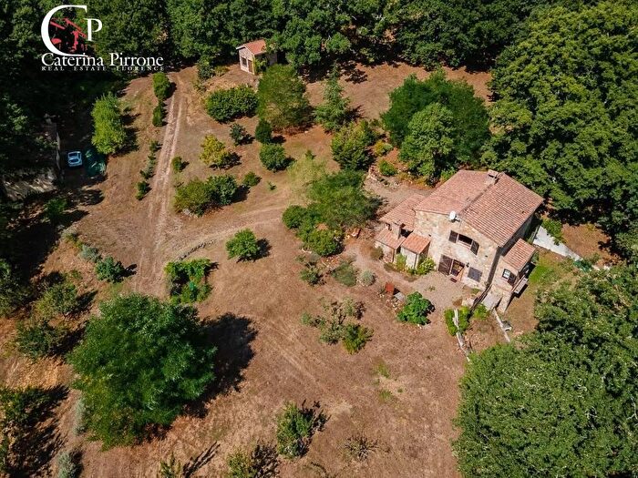 Casa con 12 locali in vendita in Via delle Bastiole, Montieri