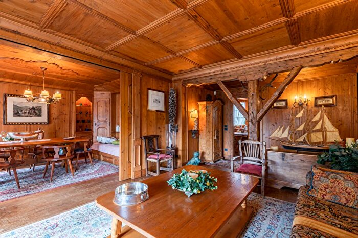 Appartamento con 6 locali in vendita in Via Brigata Piemonte, Asiago