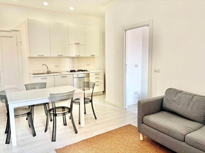 Appartamento bilocale in affitto in Piazza Trento, Porta Romana Medaglie dOro, Milano