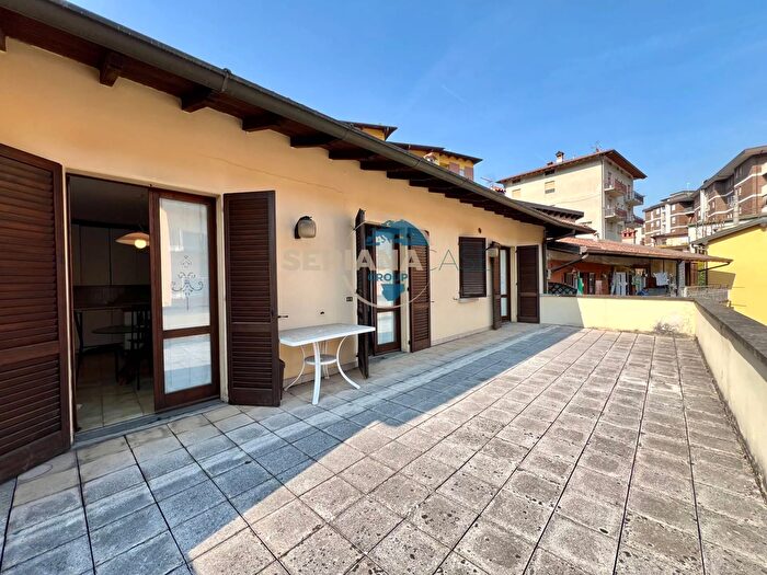 Appartamento trilocale in vendita in Via Europa, Leffe