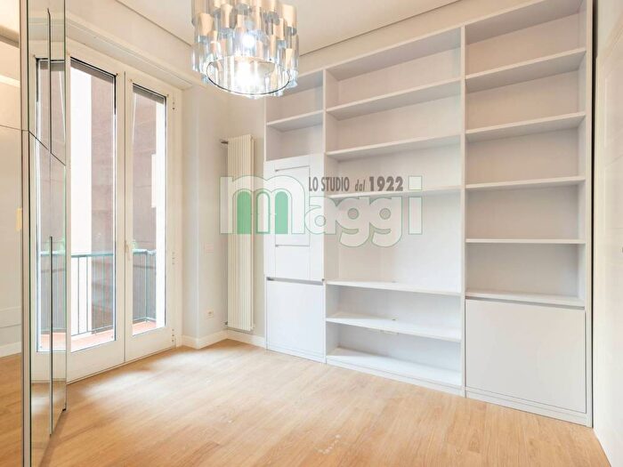 Appartamento trilocale in affitto in Via Varese, Moscova, Milano