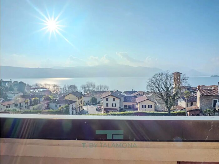 Appartamento monolocale in vendita in Laveno Mombello