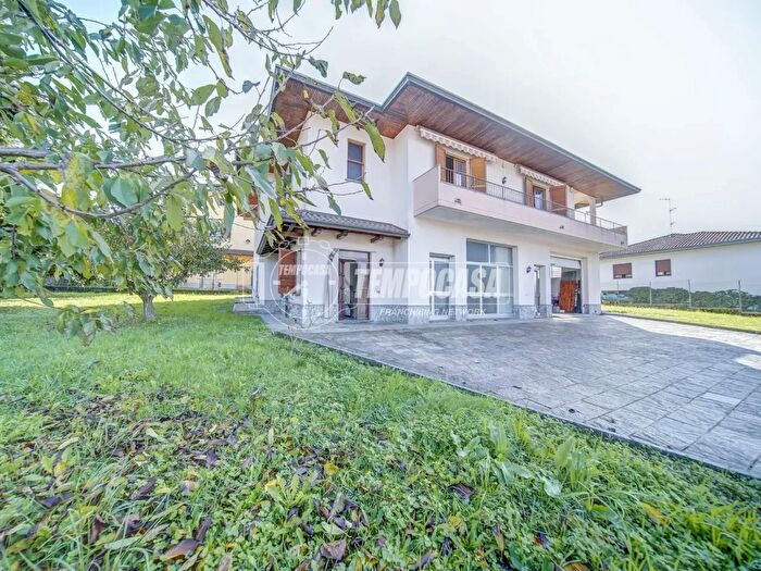 Case in Vendita e in Affitto - 2