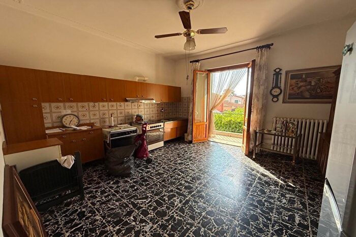 Appartamento con 5 locali in vendita in Certaldo