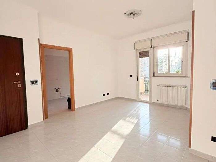 Appartamento trilocale in vendita in Via Mascagni, Aprilia