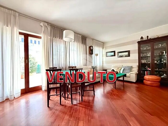 Appartamento quadrilocale in vendita in Napoli