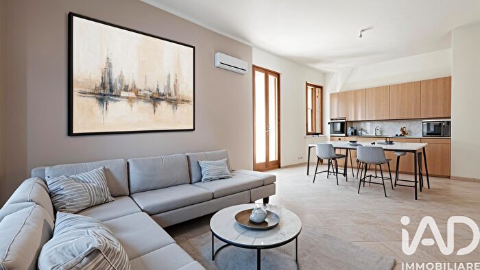 Appartamento con 5 locali in vendita in Via San Francesco, Jesi