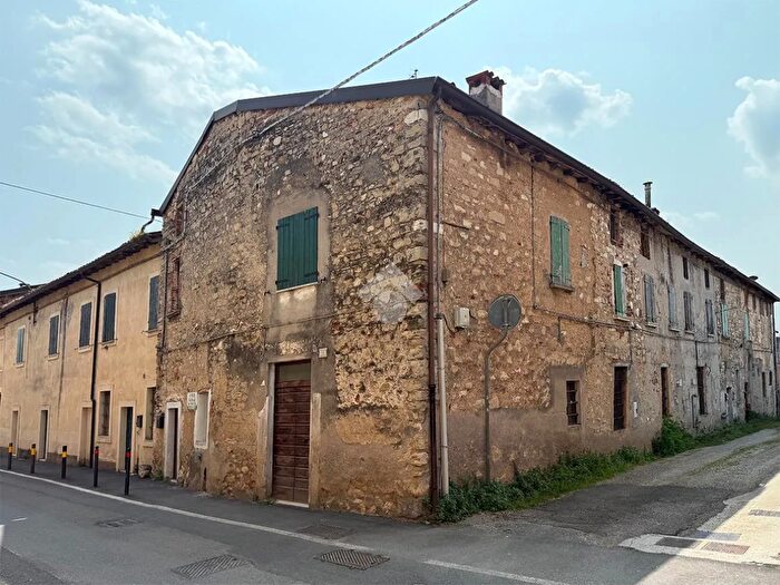 Casa con 5 locali in vendita in Via Santa Croce, Gussago