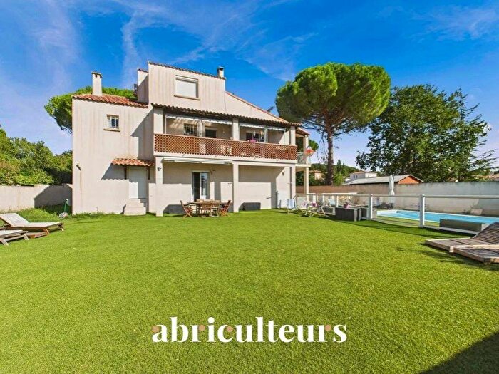 Casa con 5 locali in vendita in BoucBelAir