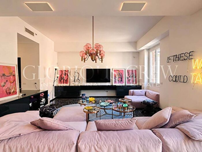 Appartamento quadrilocale in affitto in Via Della Spiga, Quadrilatero della Moda, Milano
