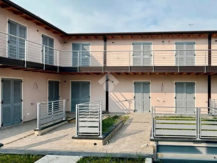 Appartamento quadrilocale in vendita in Via Marconi, Castegnato