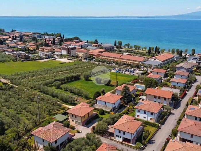 Casa con 5 locali in vendita in Villaggio Riviera, Bardolino