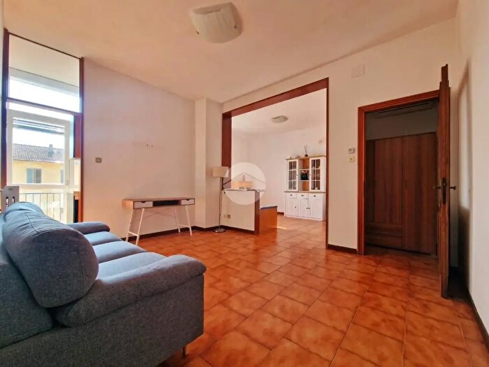 Appartamento trilocale in vendita in Via Aldiriga, Mantova