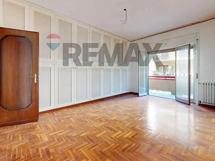 Appartamento con 5 locali in vendita in Via Gregorio Ugdulena, Palermo