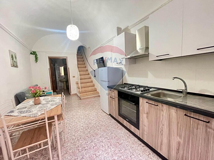 Casa quadrilocale in vendita in Via dei Mille, Terrasini