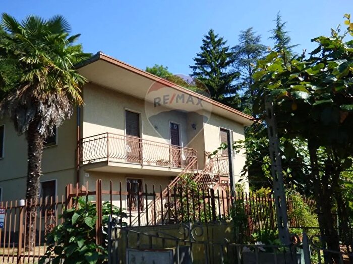 Casa con 6 locali in vendita in Via Noga, Cassano Valcuvia