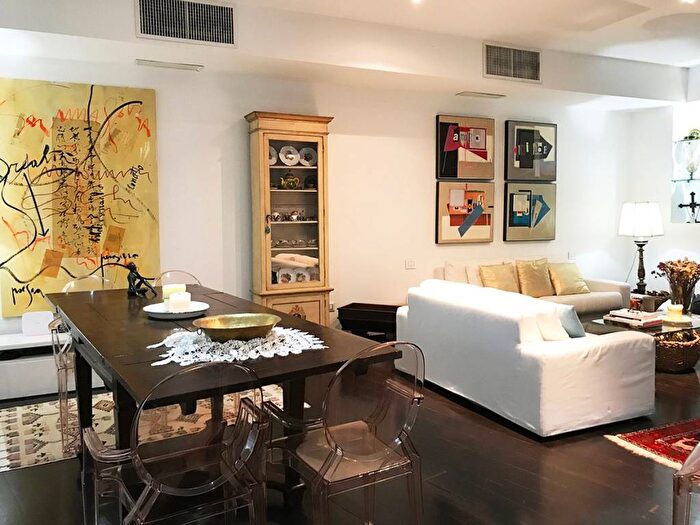 Appartamento quadrilocale in affitto in Via Andrea Ponti, Barona, Milano