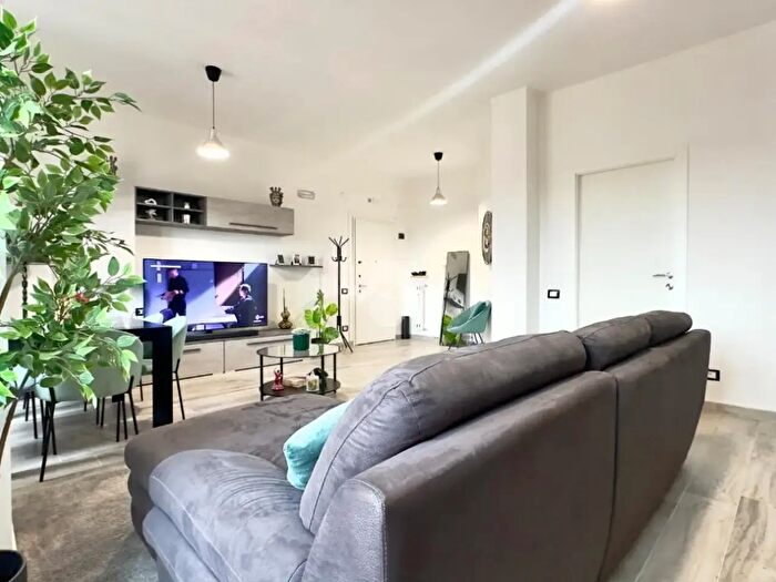 Appartamento quadrilocale in vendita in Via Paolo Giacometti, Novi Ligure