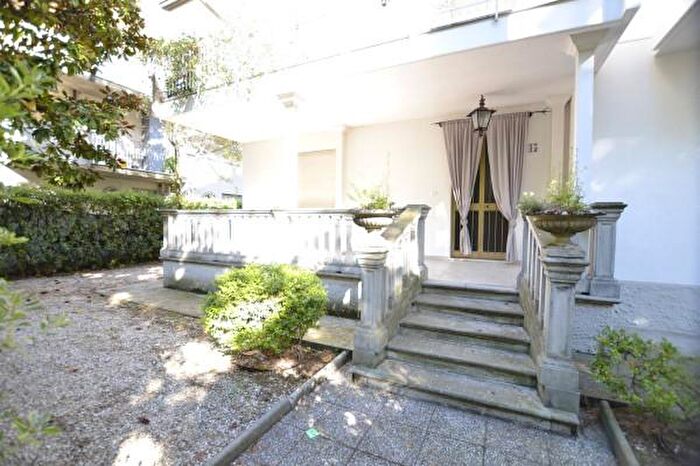 Appartamento con 5 locali in affitto in Riccione