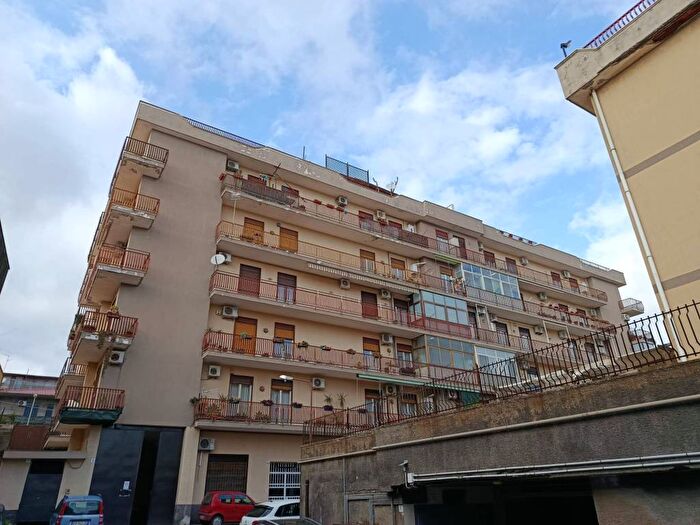 Appartamento trilocale in vendita in Via Caduti del Lavoro, Centro, Gravina di Catania