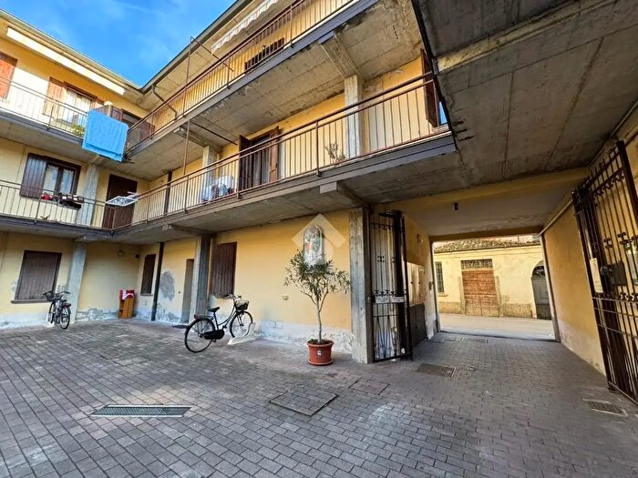 Appartamento bilocale in vendita in Via Giuseppe Zambelli, Vailate