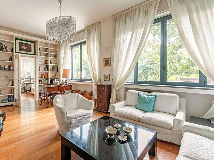 Appartamento bilocale in affitto in Via Conca del Naviglio, Corso Genova, Milano