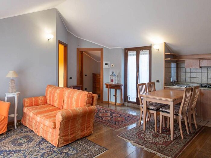 Casa trilocale in vendita in Via San Bernardo, Senago