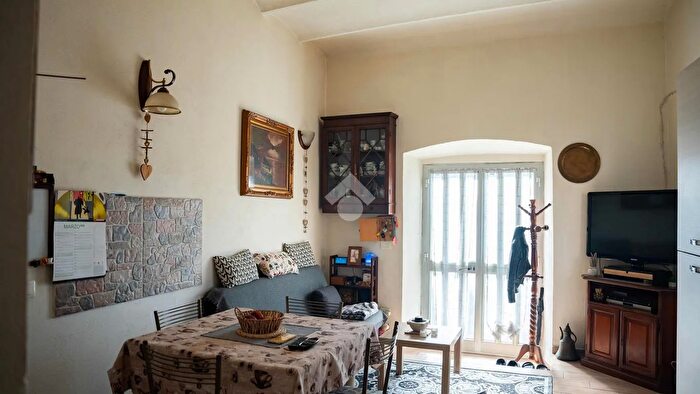 Appartamento con 5 locali in vendita in Via Nicola Sturla, San Colombano Certenoli