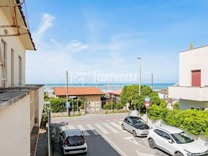 Appartamento trilocale in vendita in Via Valledoria, Fiumicino