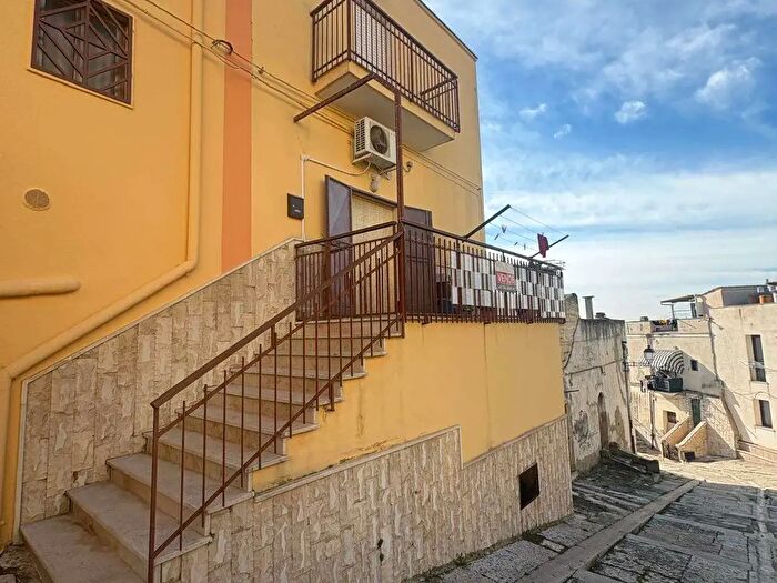 Casa trilocale in vendita in Canosa Di Puglia