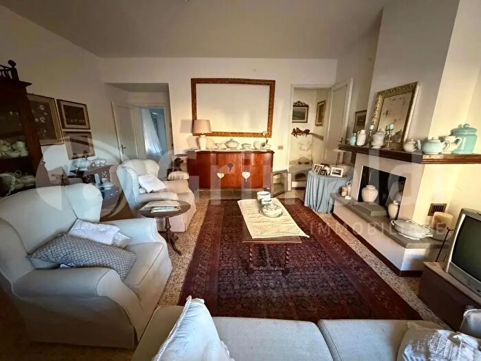 Casa con 5 locali in vendita in Via Marconi, Inverno E Monteleone