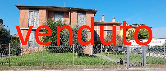 Appartamento con 5 locali in vendita in Via Fratelli Cairoli, Brugherio