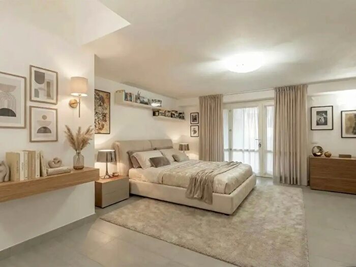 Casa con 6 locali in vendita in Via Ilaria Alpi, Signa